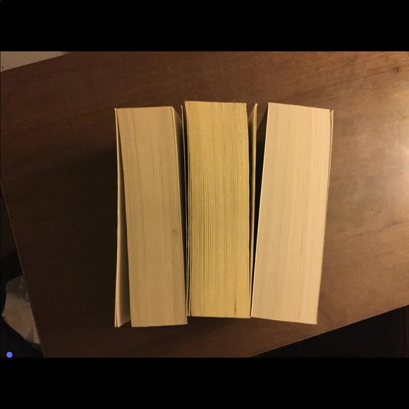 Diana Gabaldon Books 1-3 Like New Condition - Picture 2 of 2